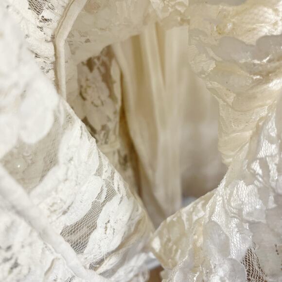 Alexis Emelya Floral Lace Bell-Sleeve Mini Dress Size L - Picture 7 of 9